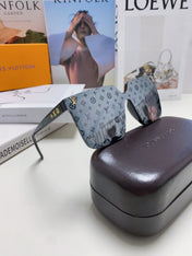 SQUARE SUNGLASS 581366 IN BLACK ACETATE MONOGRAM MASK ON LENS