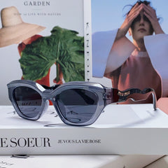 LOGO CAT EYE SUNGLASSES 513006 IN BLACK AND GREY CLEAR ACETATE WAVY FRAME