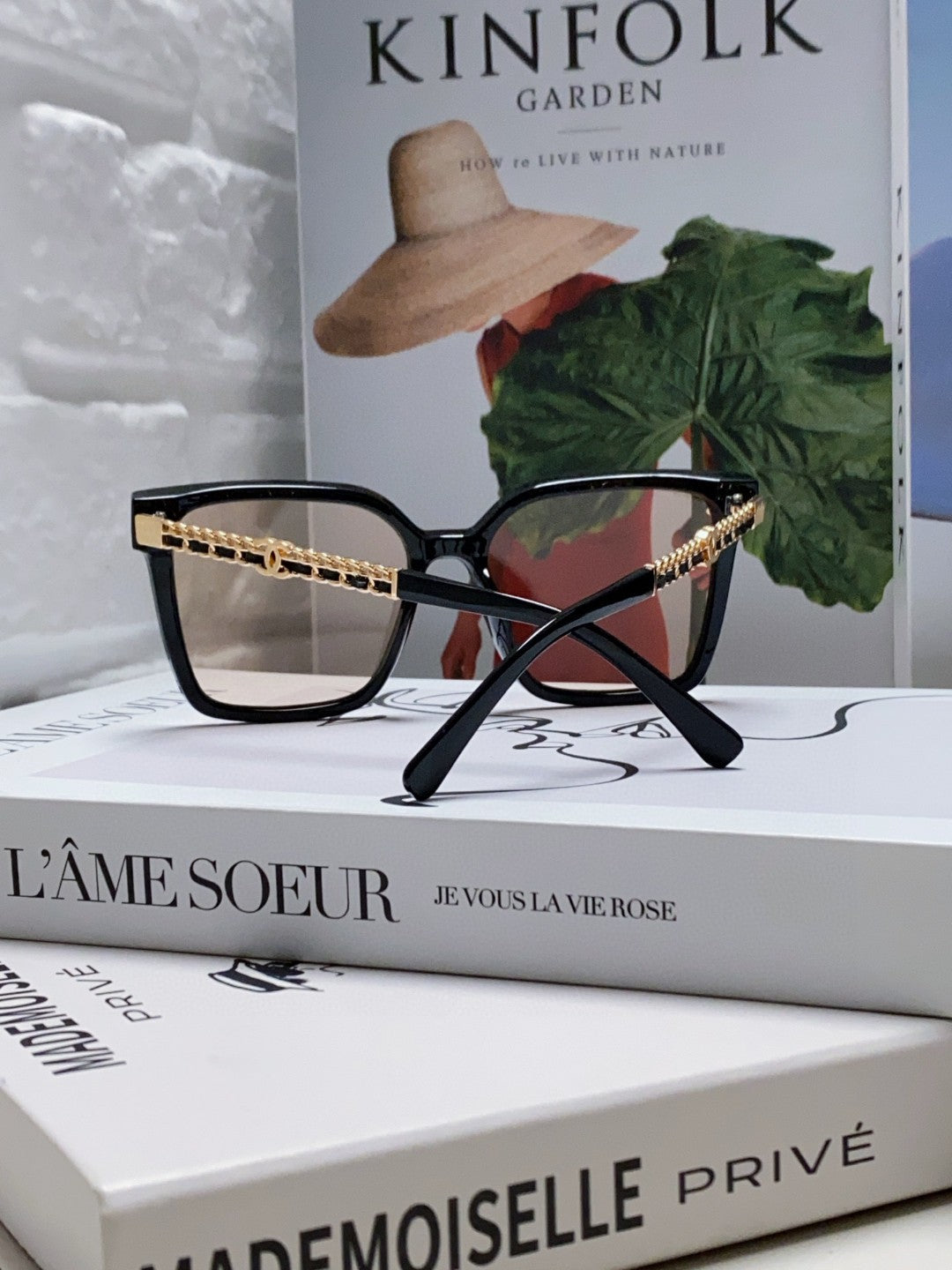 SQUARE SUNGLASSES 632883 IN BLACK ACETATE LIGHT BROWN LENSES