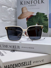 SQUARE SUNGLASSES 632885 IN WHITE ACETATE