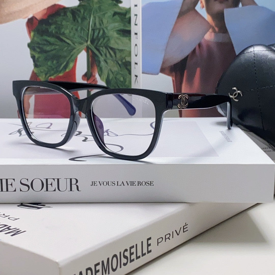 SQUARE SUNGLASSES 632890 IN BLACK ACETATE