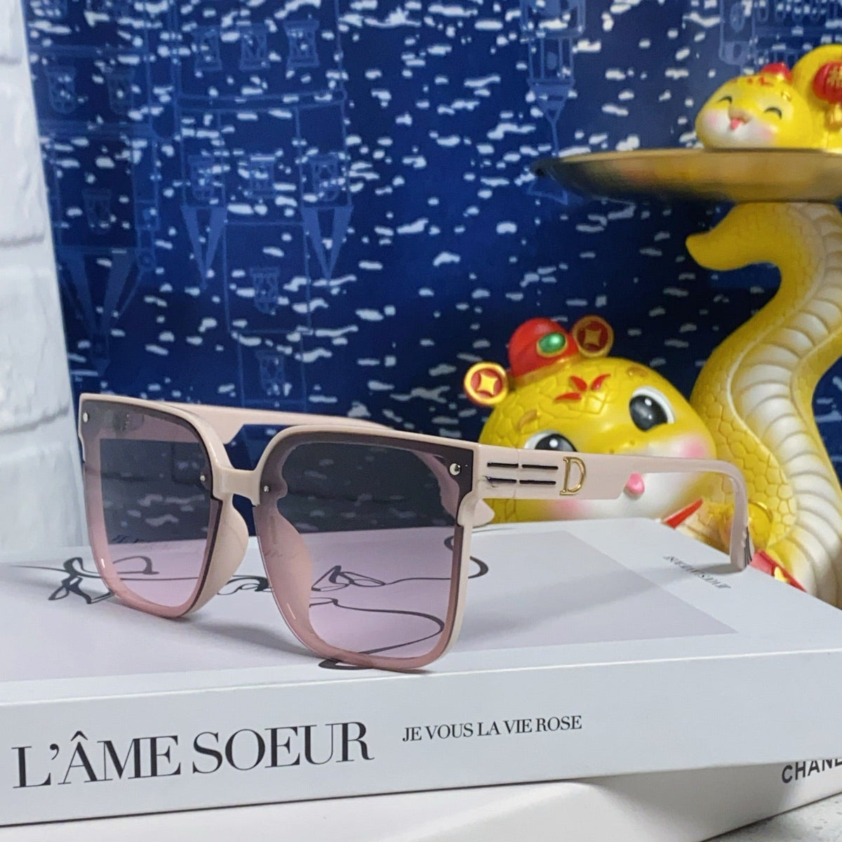 MONTAIGNE SUNGLASS 560859 IN BEIGE ACETATE PINK SMOKE LENSES