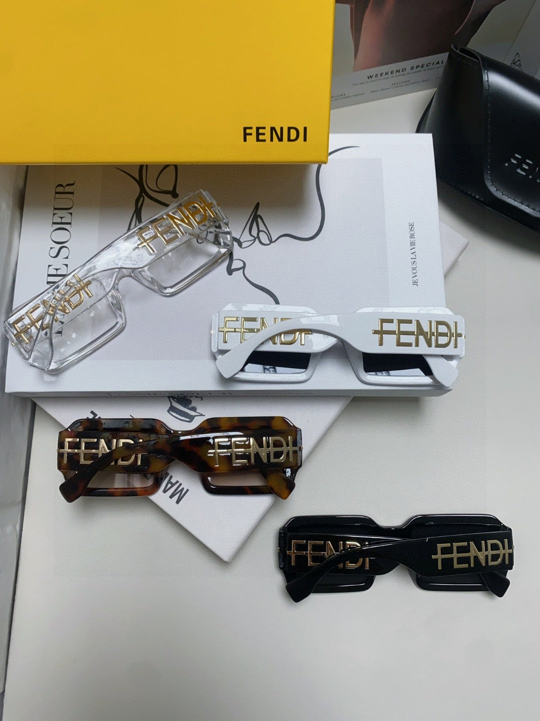 EMBOSSED LOGO DIAGONAL RECTANGULAR SUNGLASSES 563312 IN ACETATE