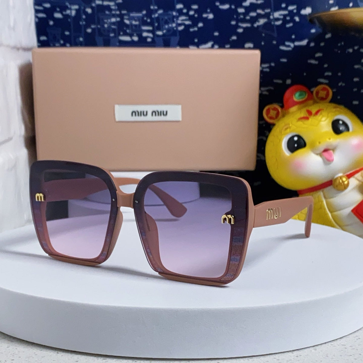 RUNWAY SQUARE SUNGLASSES 563198 IN TAN ROSE ACETATE