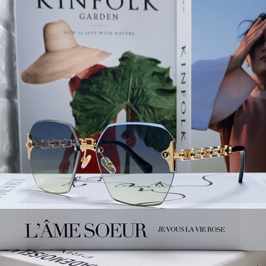 CHAIN SQUARE SUNGLASSES 570259 IN GOLD METAL GREY YELLOW SMOKE LENS