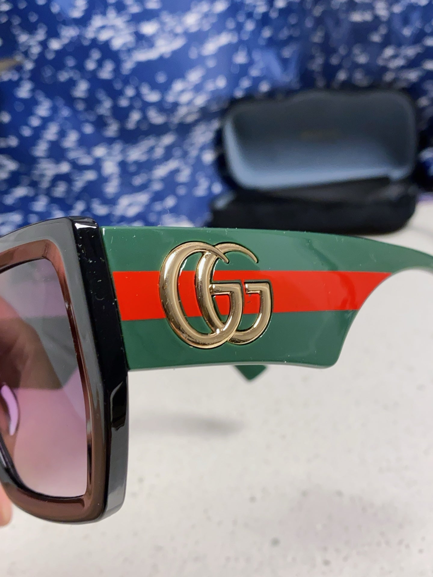 SQUARE FRAME SUNGLASSES 573303 IN ACETATE EMBOSSED LOGO