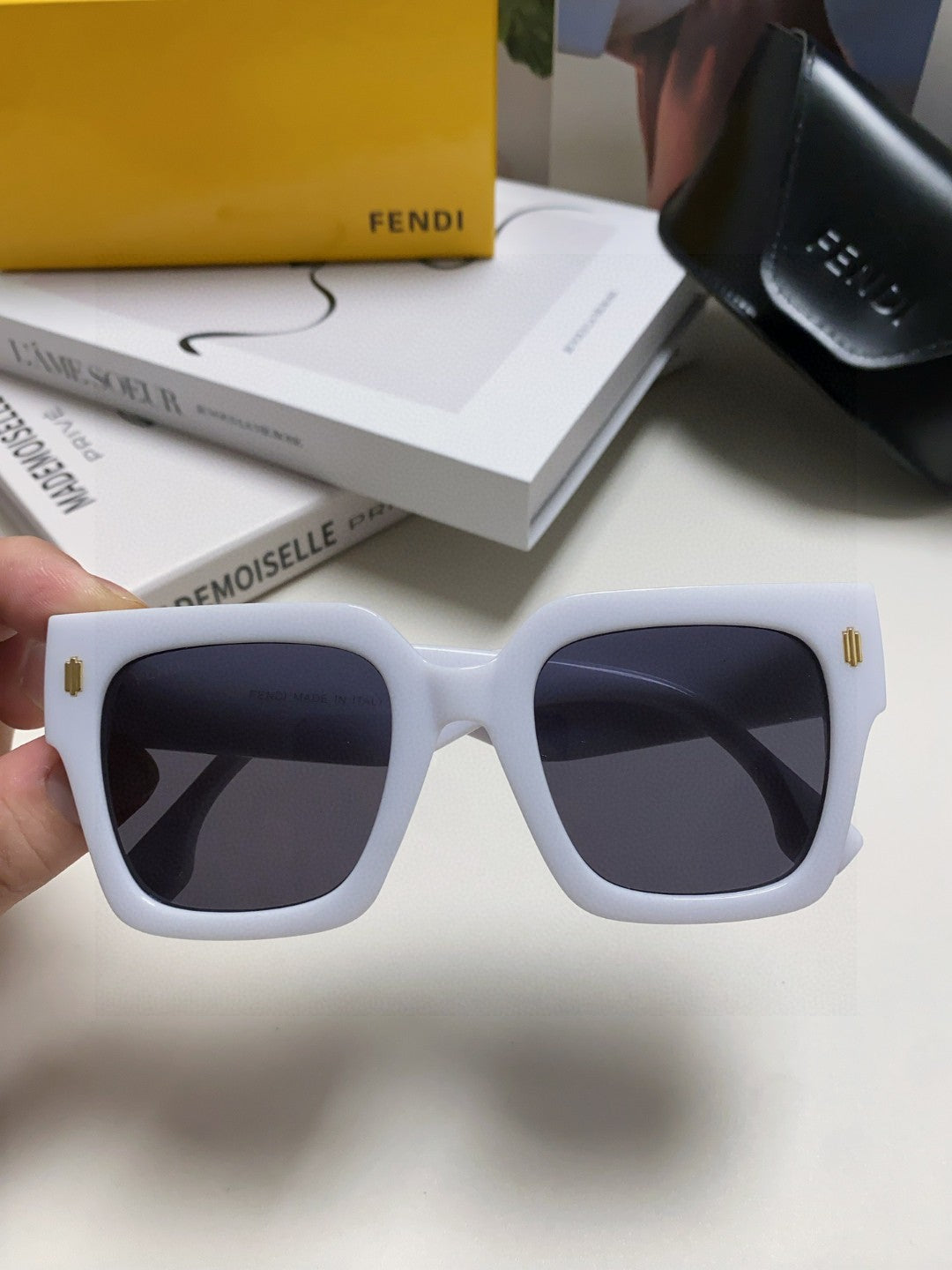 FEN FIRST CHUNKY SQUARE FRAME SUNGLASSES 542081 IN ACETATE