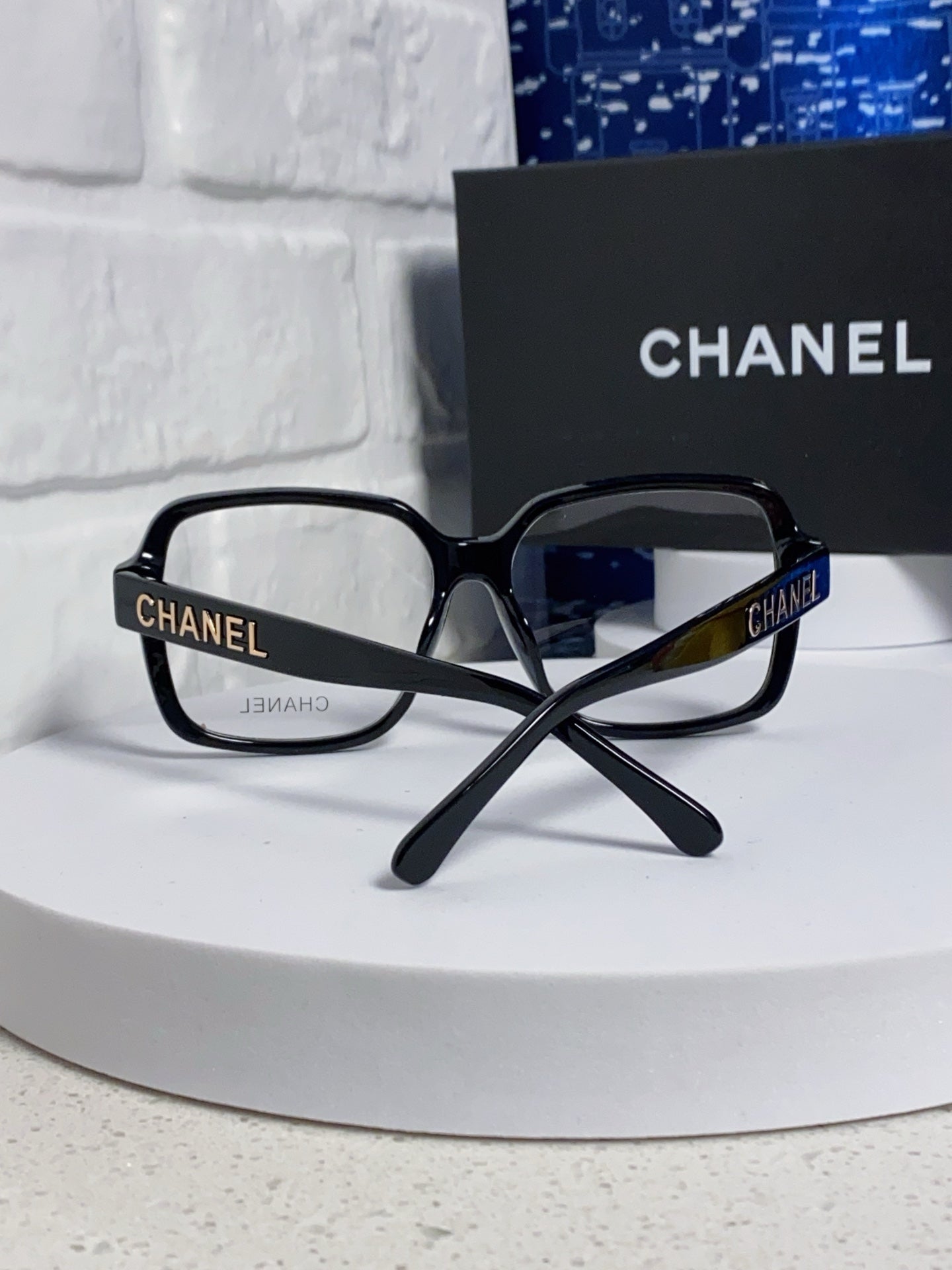 SQUARE SUNGLASSES 638934 IN BLACK ACETATE