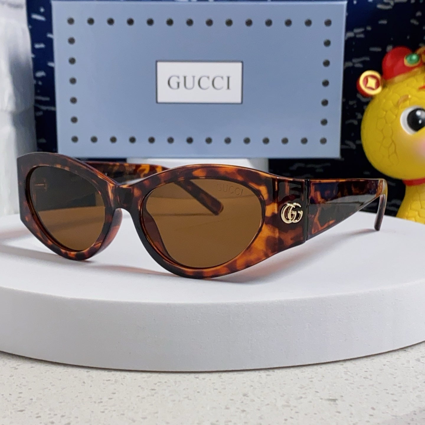 CAT-EYE FRAME SUNGLASSES 563336 IN ACETATE