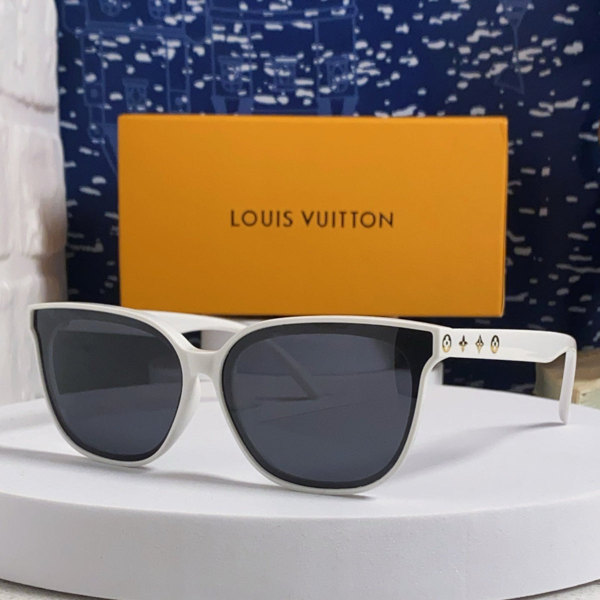 CAT EYE SUNGLASSES 571651 IN WHITE ACETATE