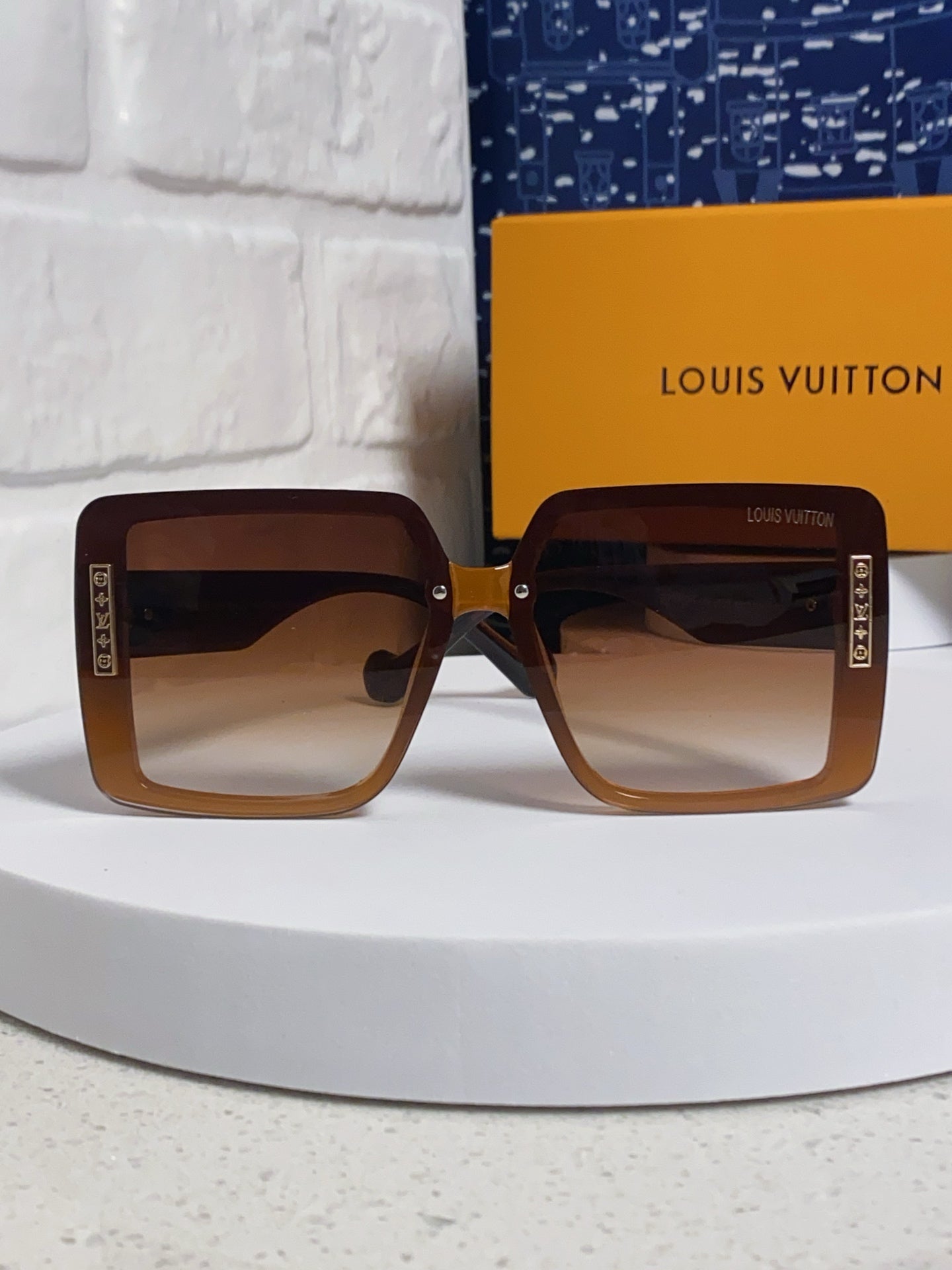 SQUARE SUNGLASSES 571655 IN BROWN CLEAR ACETATE