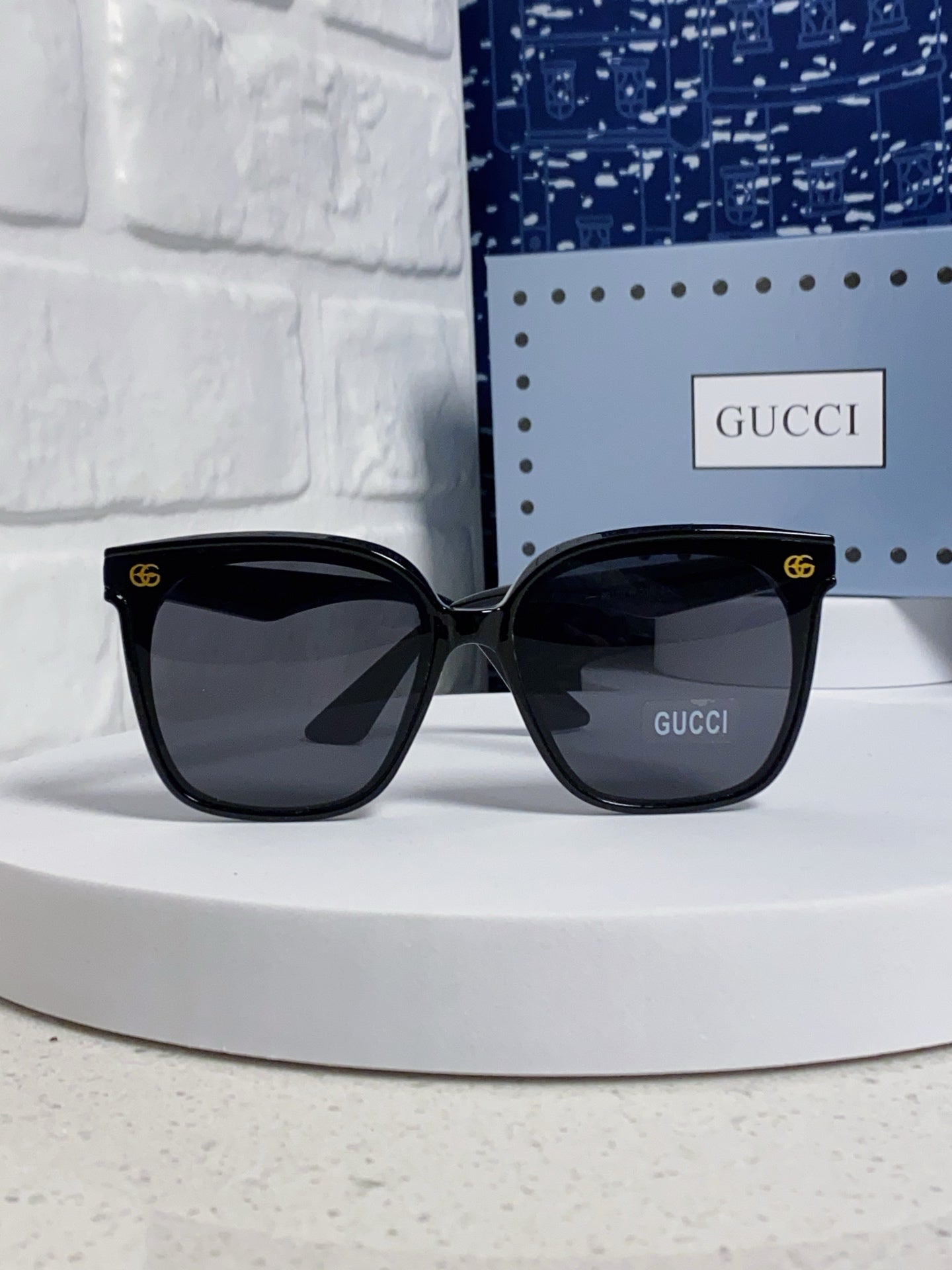SQUARE FRAME SUNGLASSES 575854 IN BLACK ACETATE