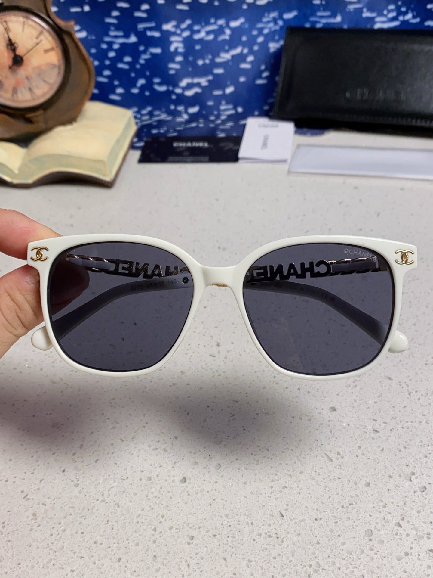 SQUARE SUNGLASSES 632031 IN WHITE ACETATE GOLD METAL