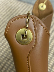 FLAT SHOULDER BAG 23 IN TAWNY BROWN CALFSKIN GOLD CHAIN