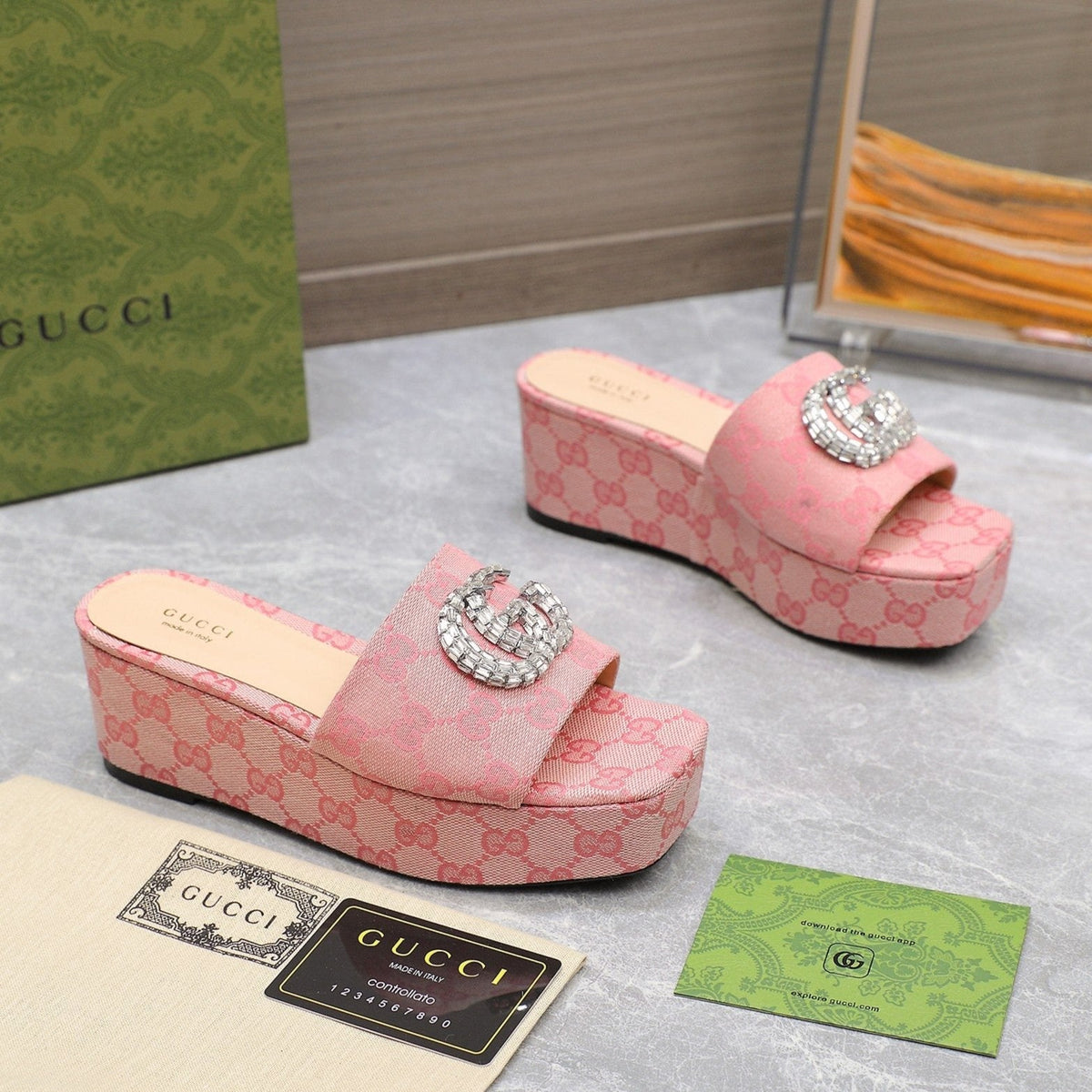 HIGH WEDGE PLATFORM WITH DOUBLE G IN LIGHT PINK CANVAS