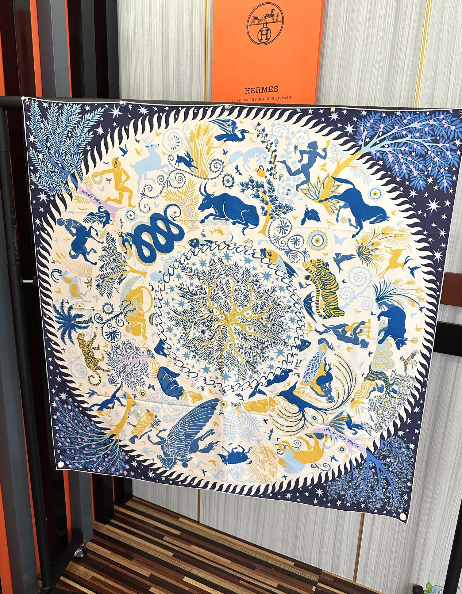 CHANEL 25S SCARF 90 IN SILK 709580