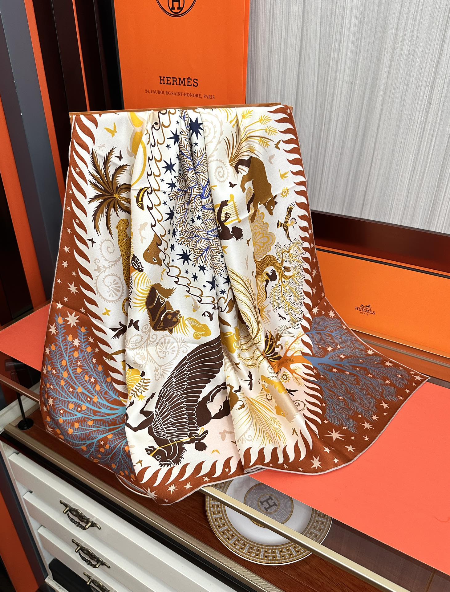 CHANEL 25S SCARF 90 IN SILK 709581