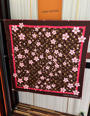 LV SCARF 90 CM IN SILK 723121