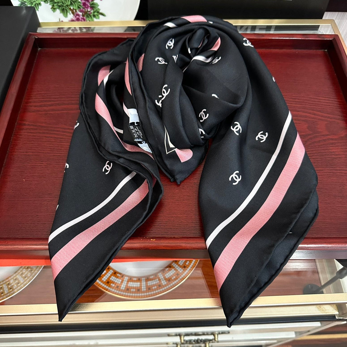 CHANEL 25S SCARF 90 IN SILK 730537