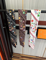 LV SCARF 90 CM IN SILK 730542