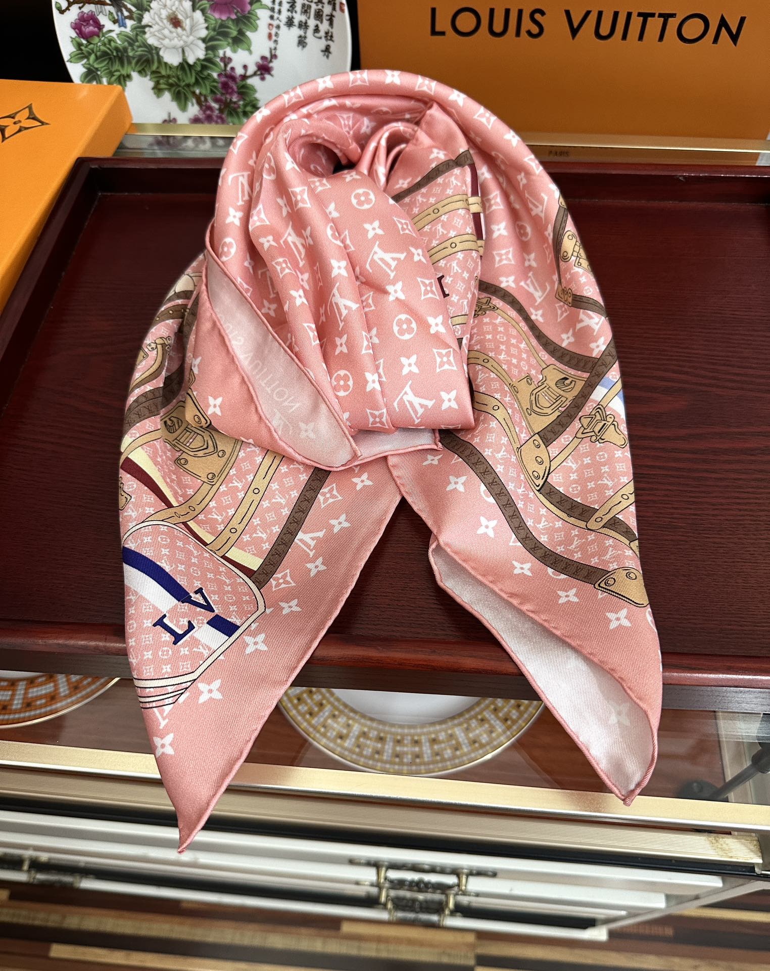 LV SCARF 90 CM IN SILK 733840