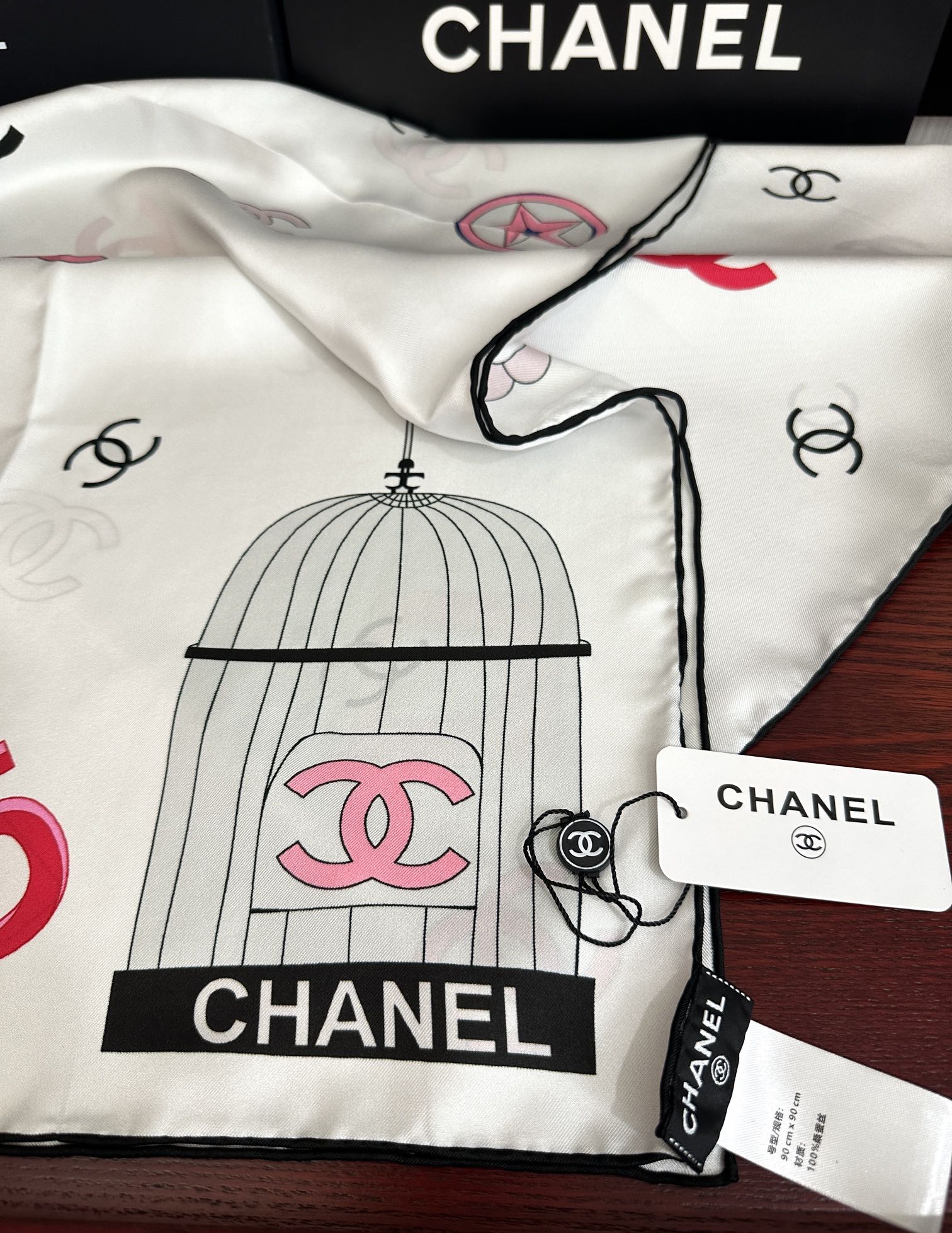 CHANEL 25S SCARF 90 IN SILK 733857