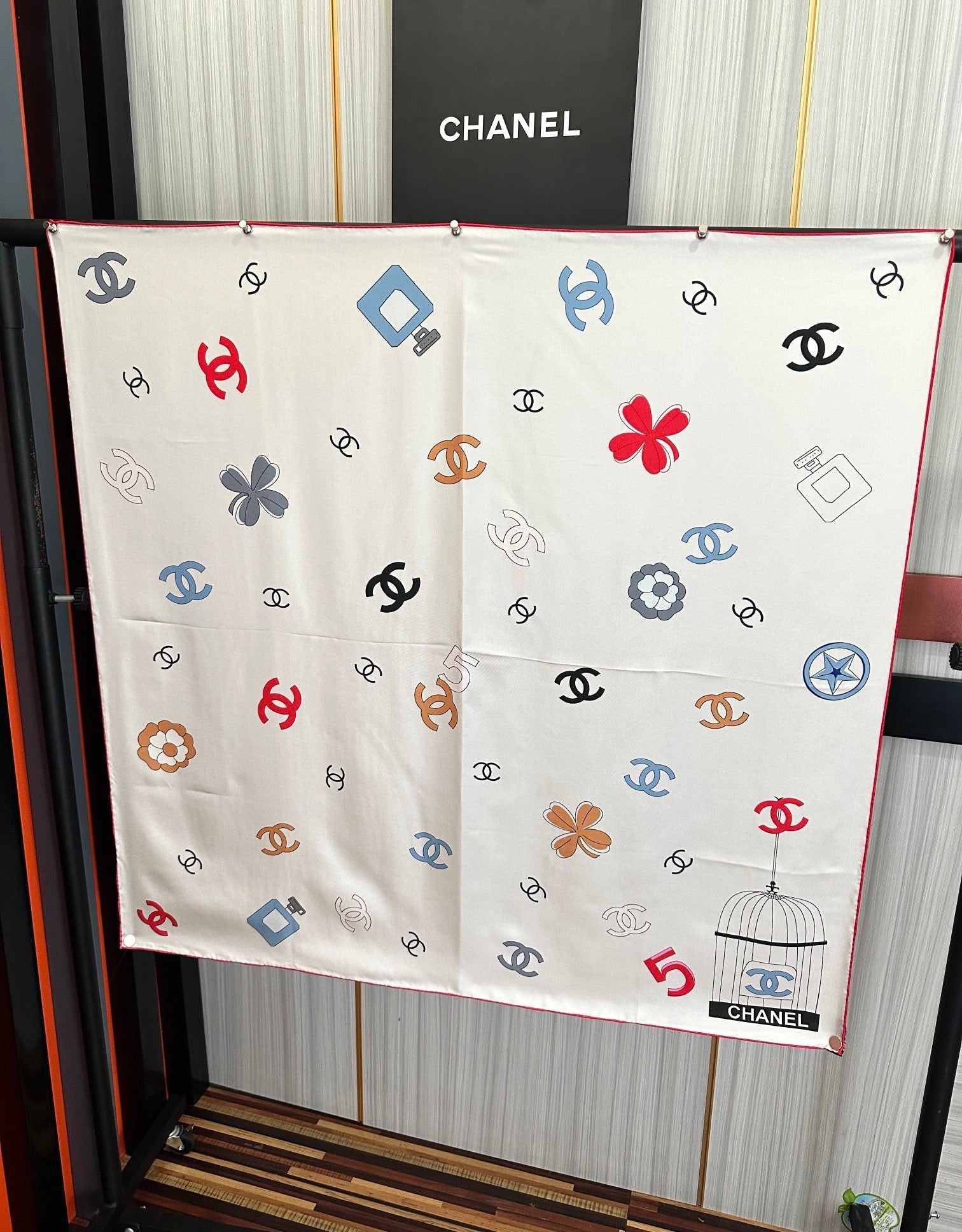 CHANEL 25S SCARF 90 IN SILK 733858