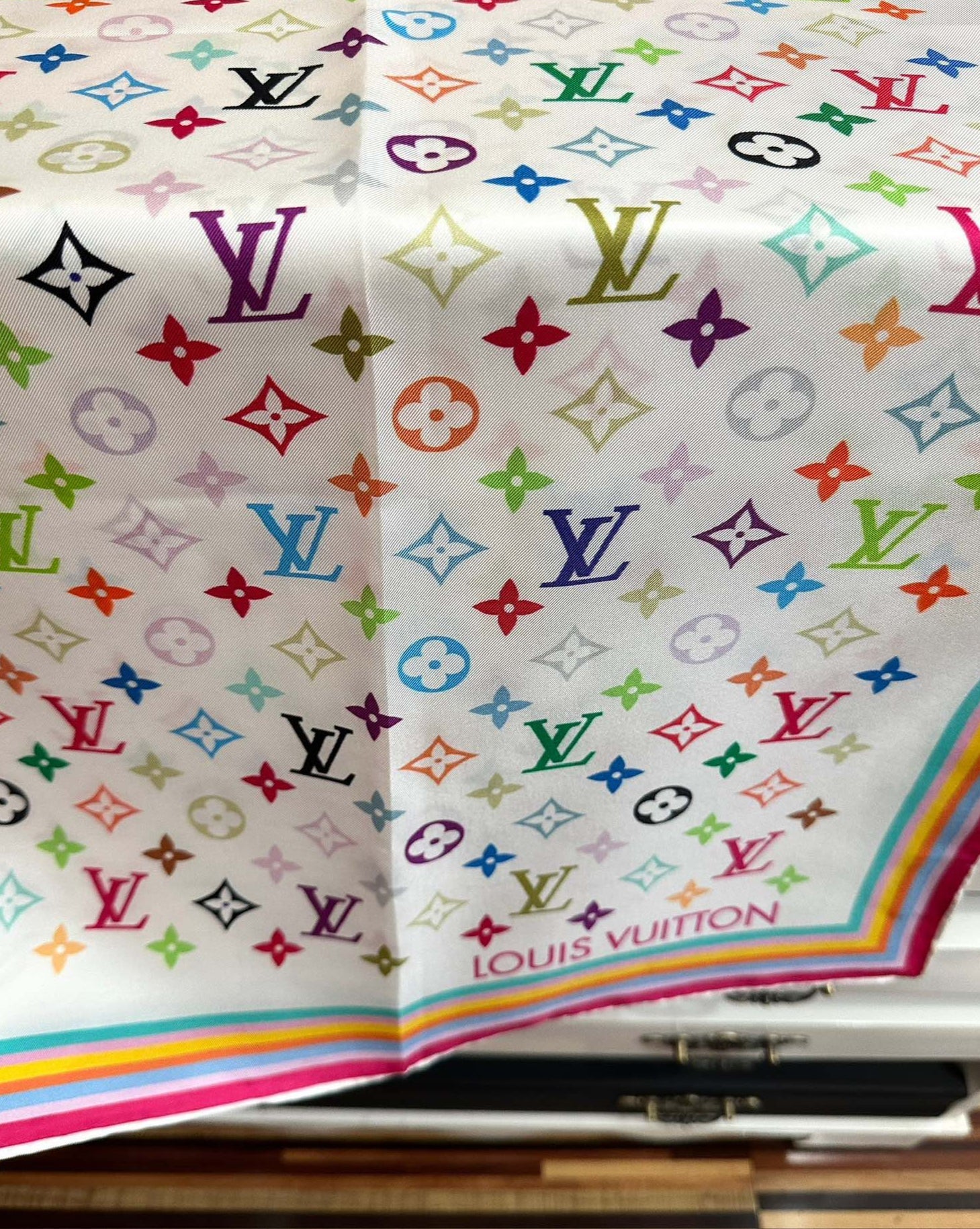 LV SCARF 90 CM IN SILK 06