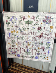 DIOR SQUARE SCARF 90 CM IN WHITE SILK MOTIF 735744