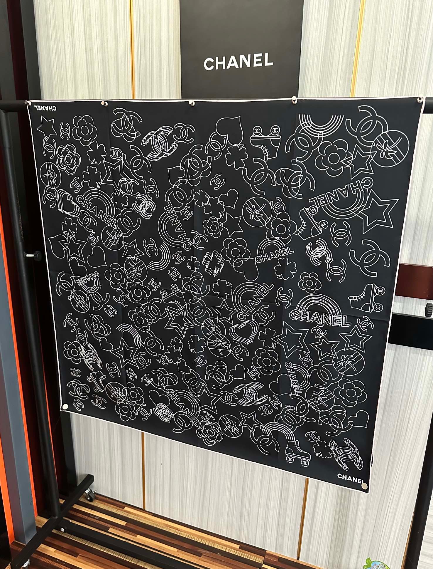 CHANEL 25S SCARF 90 IN SILK 738436