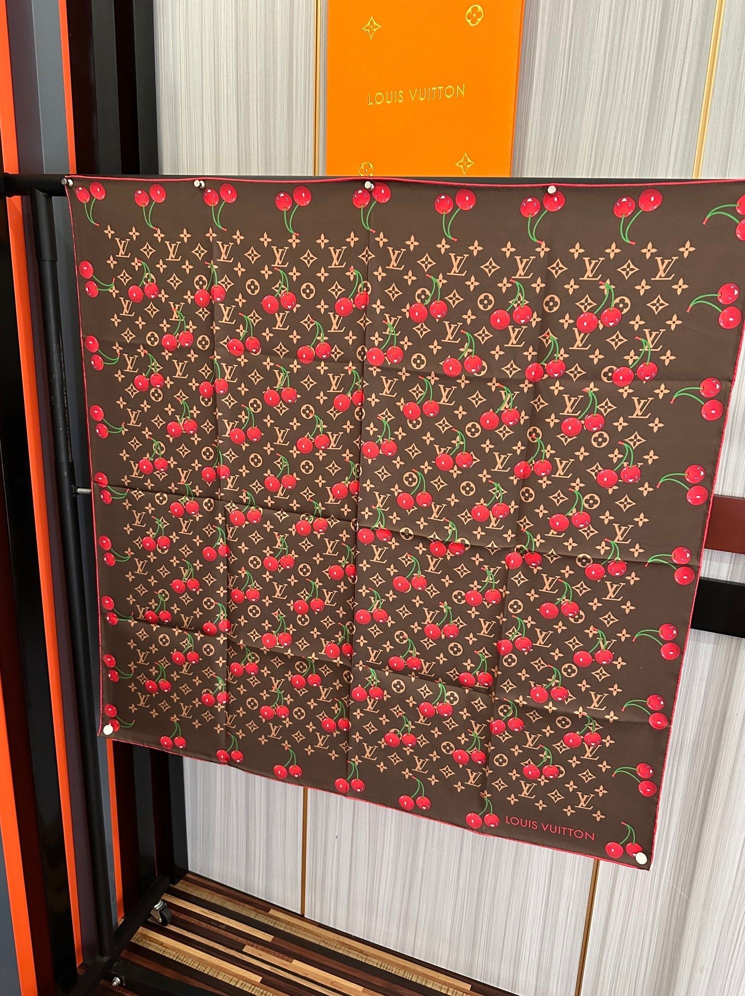 LV SCARF 90 CM IN SILK 05