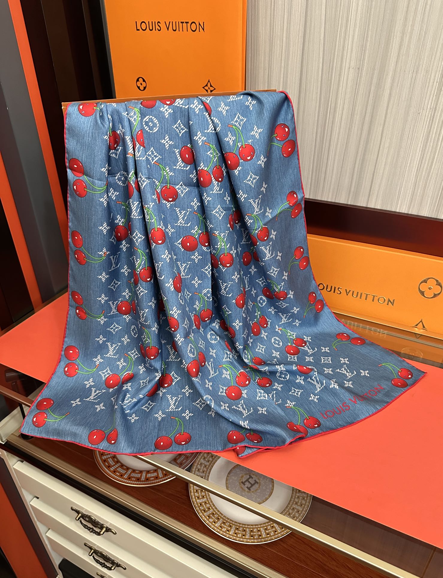 LV SCARF 90 CM IN SILK 04