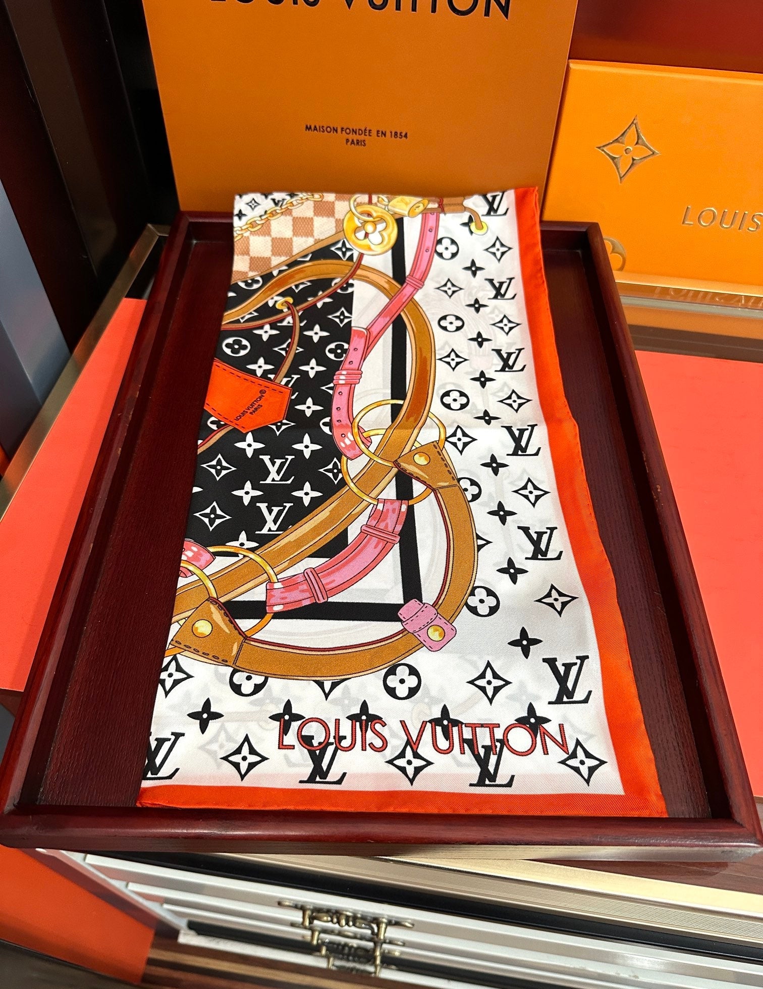 LV SCARF 90 CM IN SILK 738451