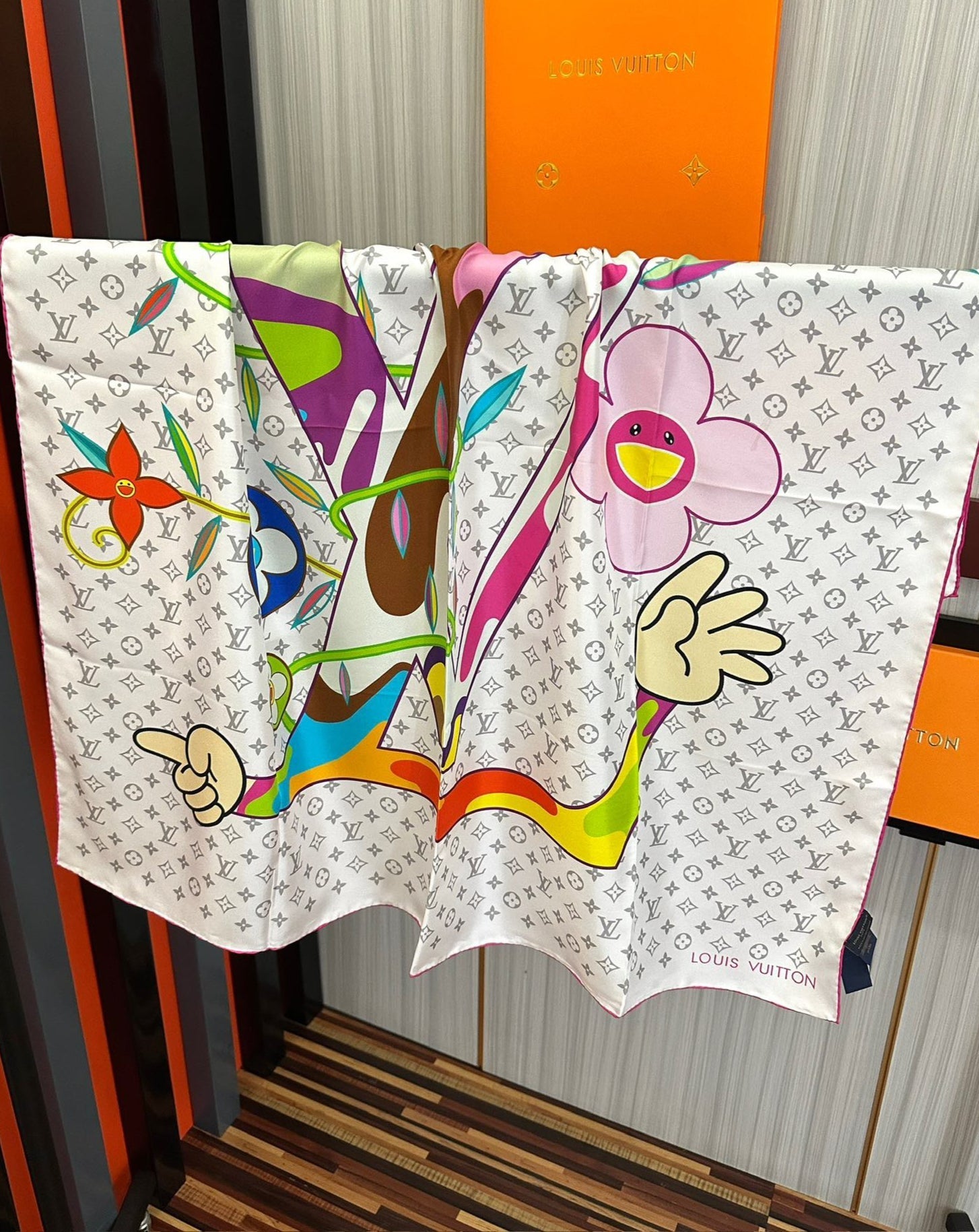 LV SCARF 90 CM IN SILK 02