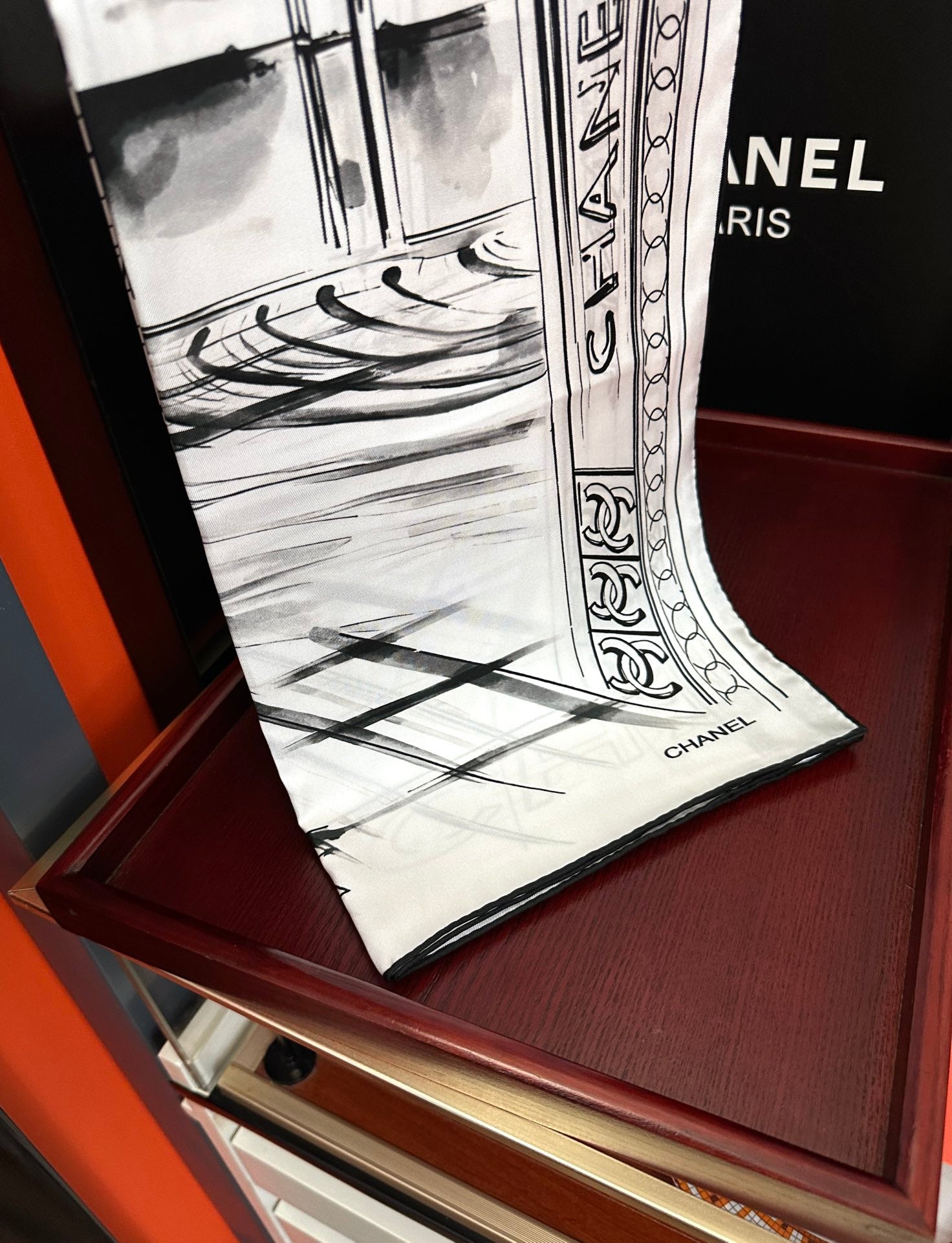 CHANEL 25S SCARF 90 IN SILK 001