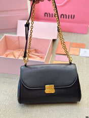 SHOULDER BAG 25 IN BLACK CALFSKIN GOLD HARDWARE