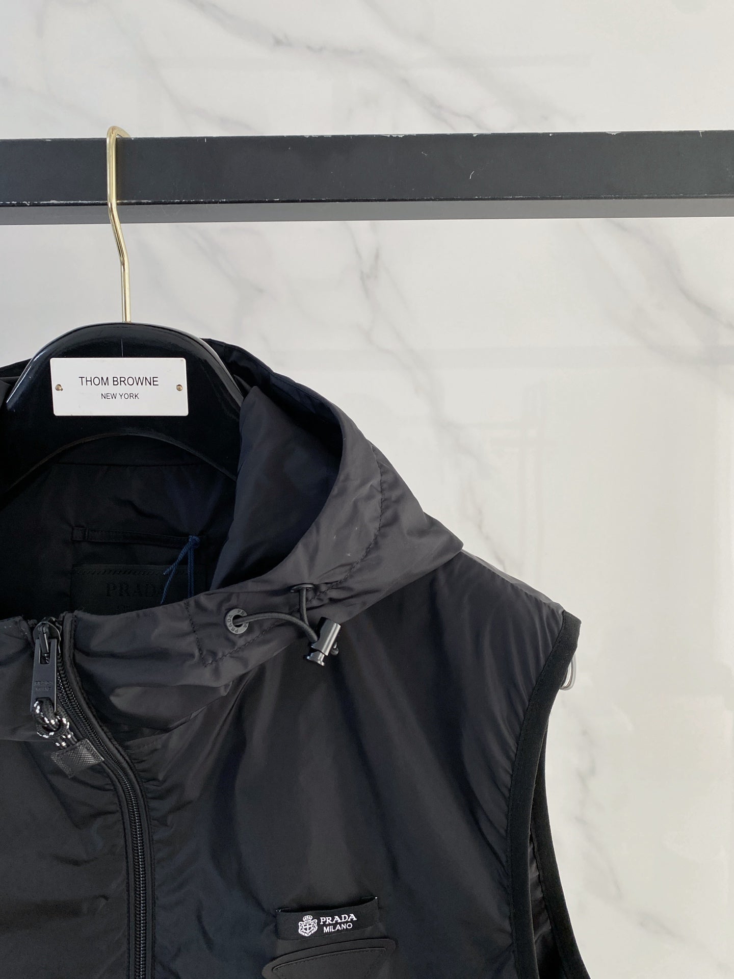 PRADA 26S SLEEVELESS HOODED JACKET 786