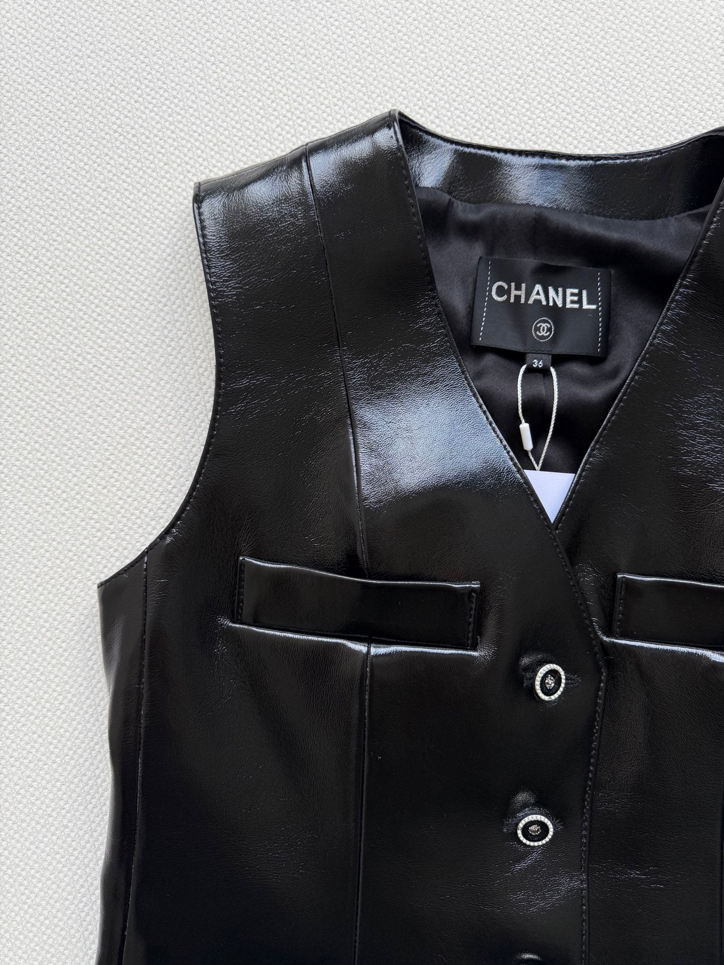 CHANEL LEATHER VEST STYLE 18