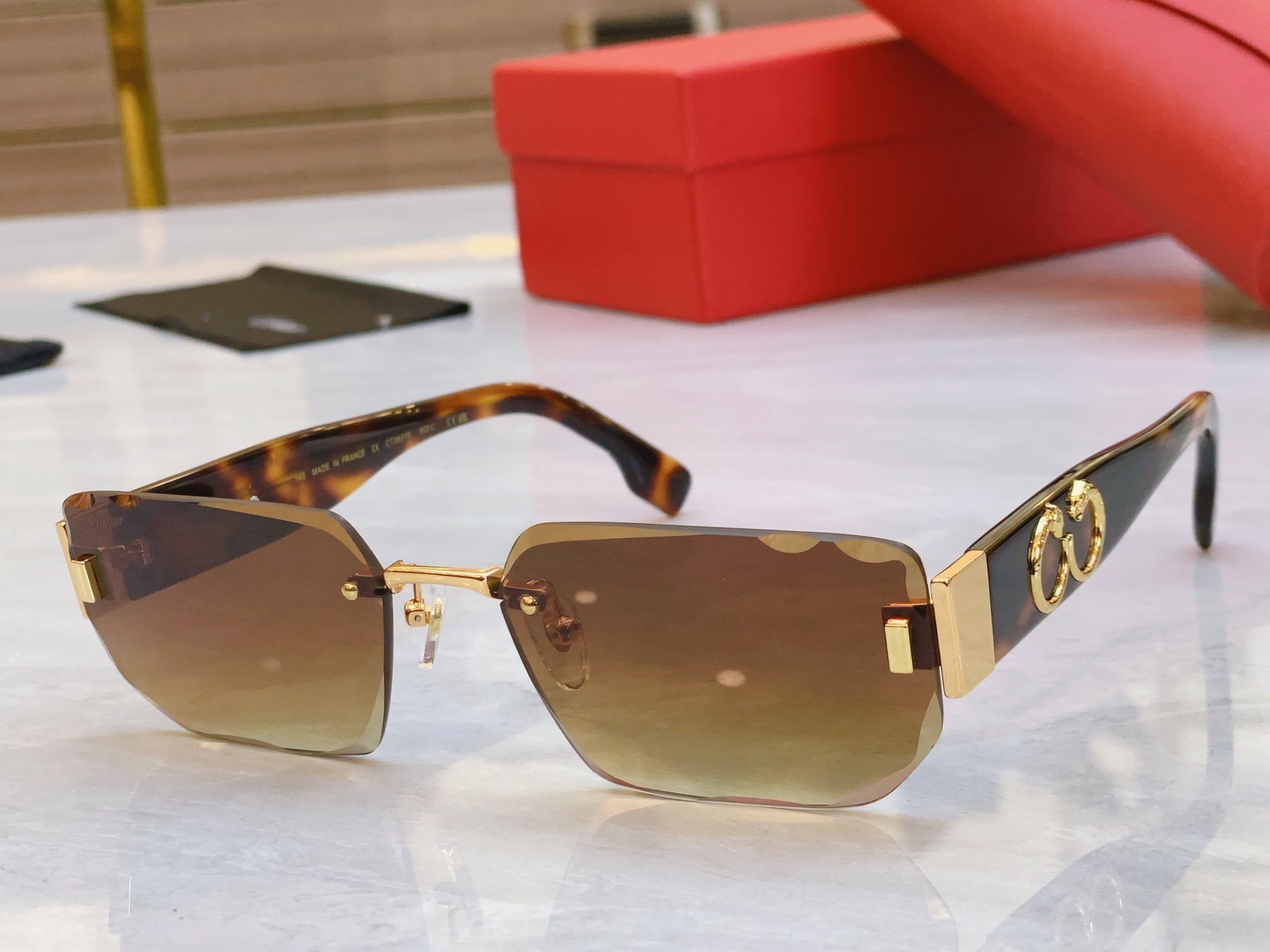 PANTHÈRE GEOMETRIC SUNGLASSES CT0637S IN METAL AND ACETATE