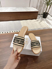 DWAY SLIDES IN BEIGE AND BLACK TECHNICAL FABRIC