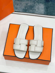 IDIOMA SANDAL IN WHITE CREAM CALFSKIN