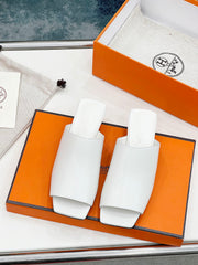 IDOLE SANDAL IN WHITE CALFSKIN