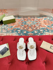 HIGH THONG MULE 55MM IN WHITE CALFSKIN WITH GOLD HARDWARE