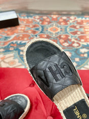 FLAT SLIPPERS IN BLACK LAMBSKIN MIX BEIGE WOVEN