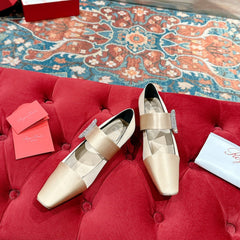 MARY JANES IN GOLD SATIN WITH CRYSTAL SQUARE BUCKLE