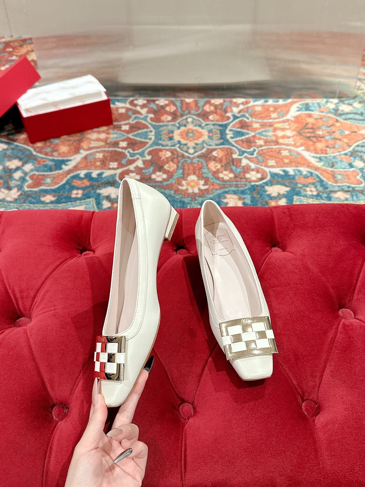 TROMPETTE BALLERINAS IN OFF WHITE SHINY CALFSKIN