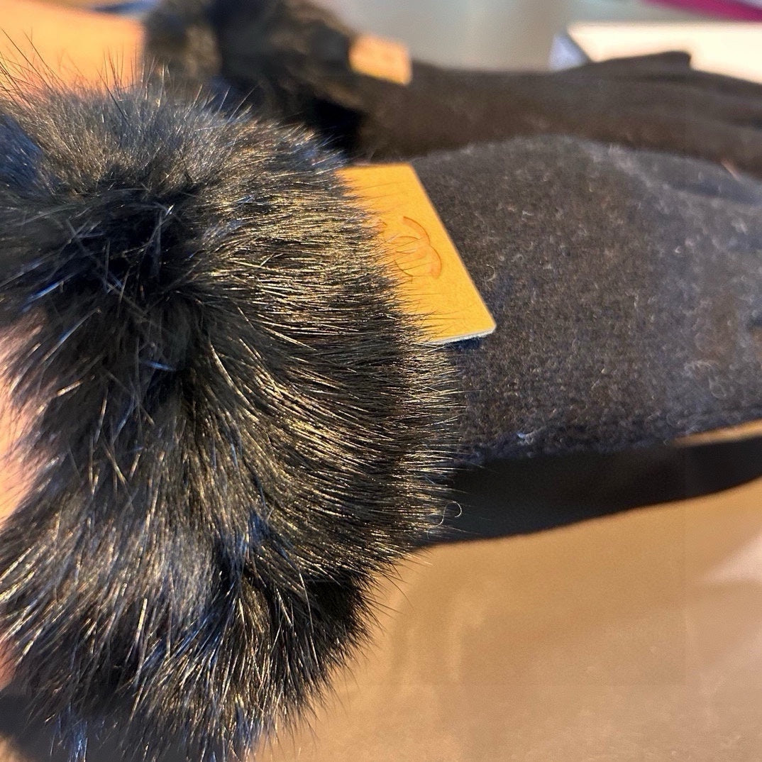 GLOVES IN BLACK WOOL AND RABBIT FUR 420535