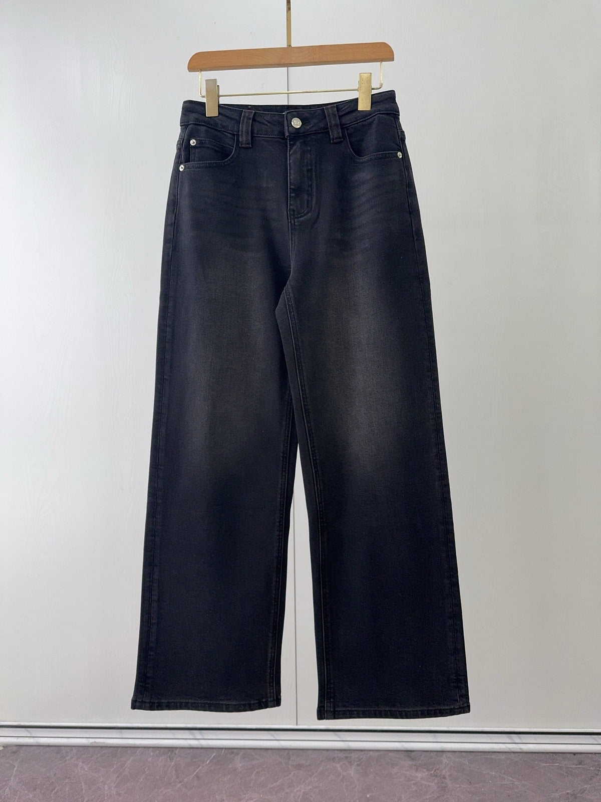 MAX MARA 25S STRAIGHT-LEG JEANS WITH SHEEPSKIN LINING 059