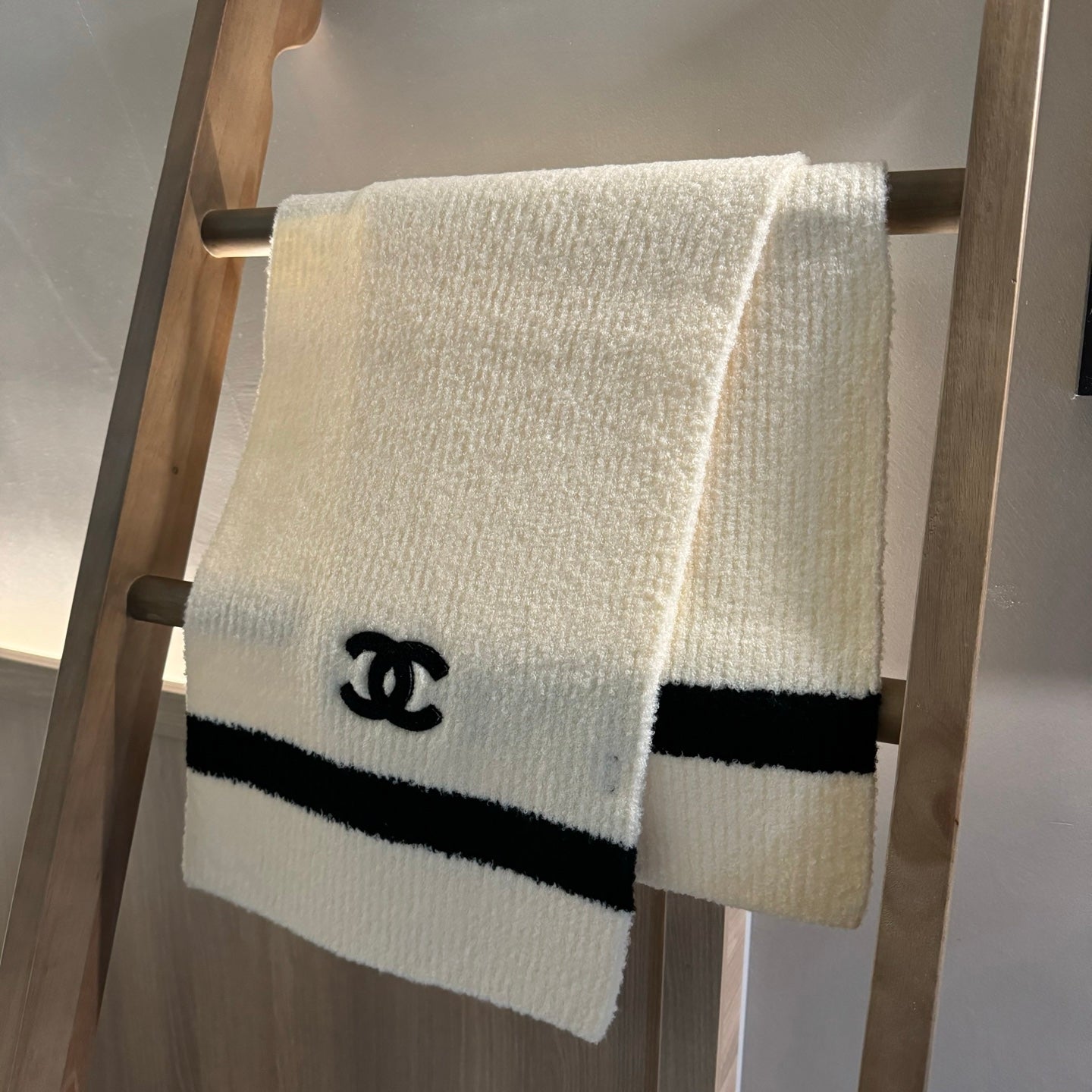 CHANEL 25S SCARF 170 IN CASHMERE 932159