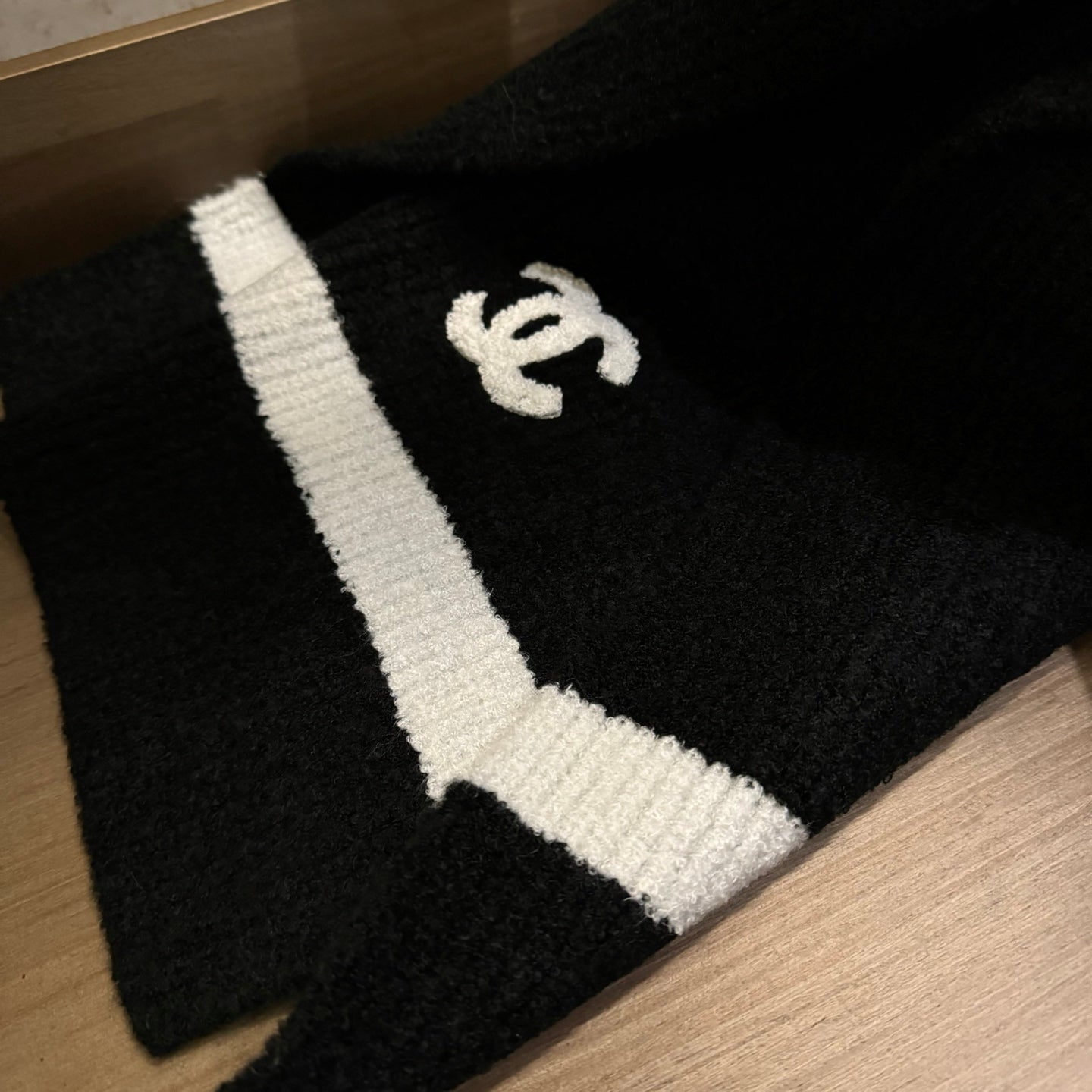 CHANEL 25S SCARF 170 IN CASHMERE 932158